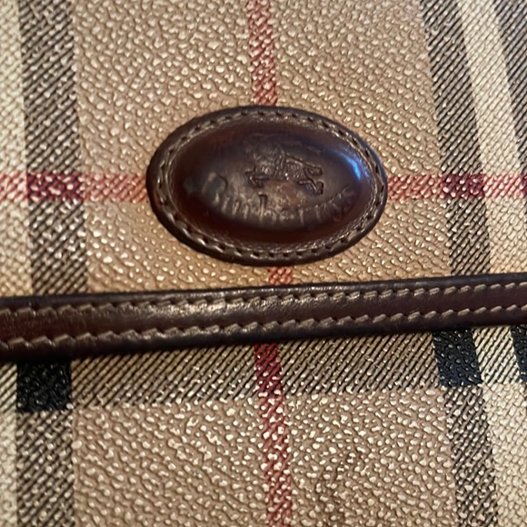 💯authentic EUC Burberry trifold wallet on a chain - Picture 9 of 16